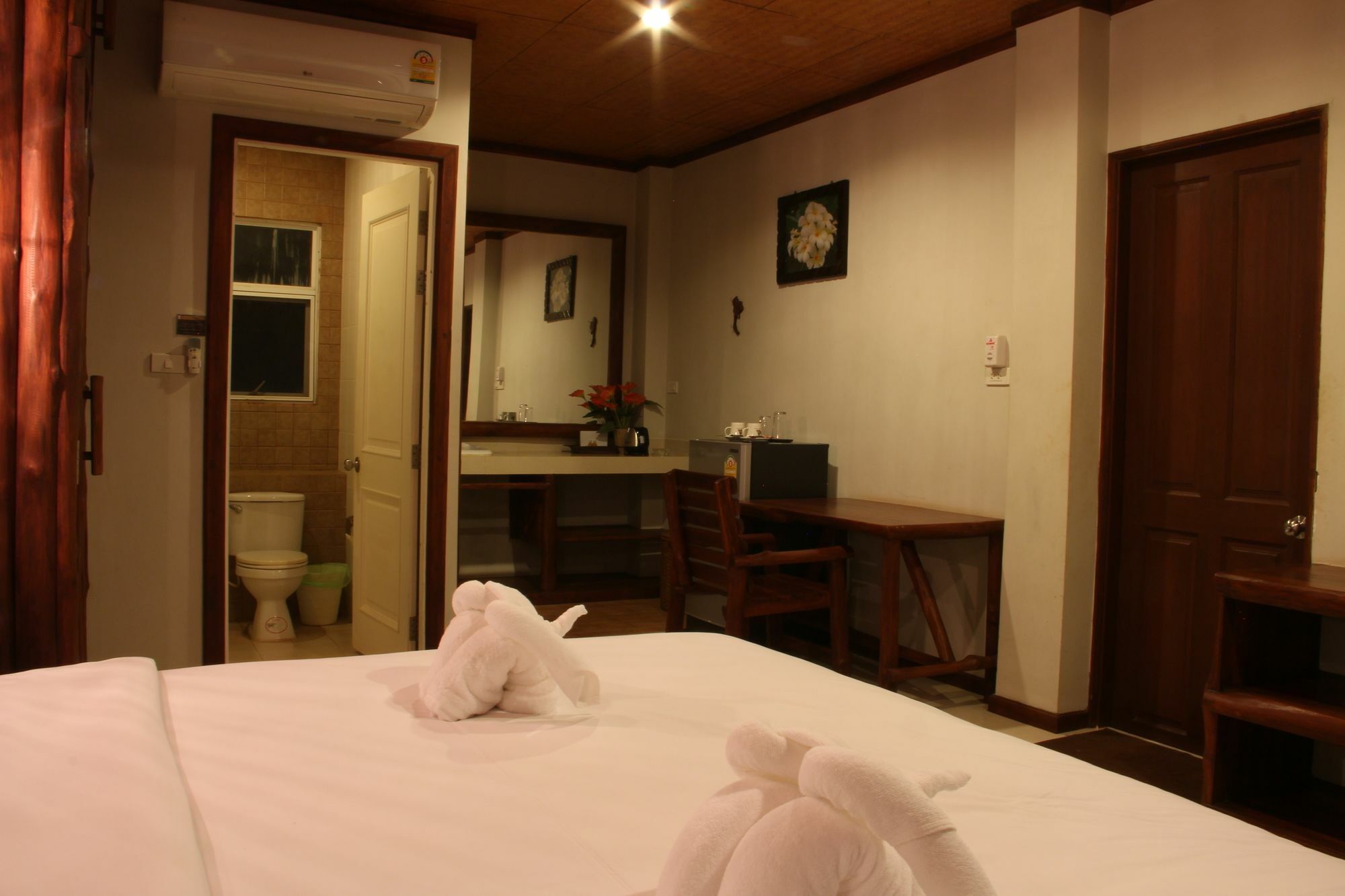 Singha Rubber Tree Hotel Sai Yok Ngoại thất bức ảnh